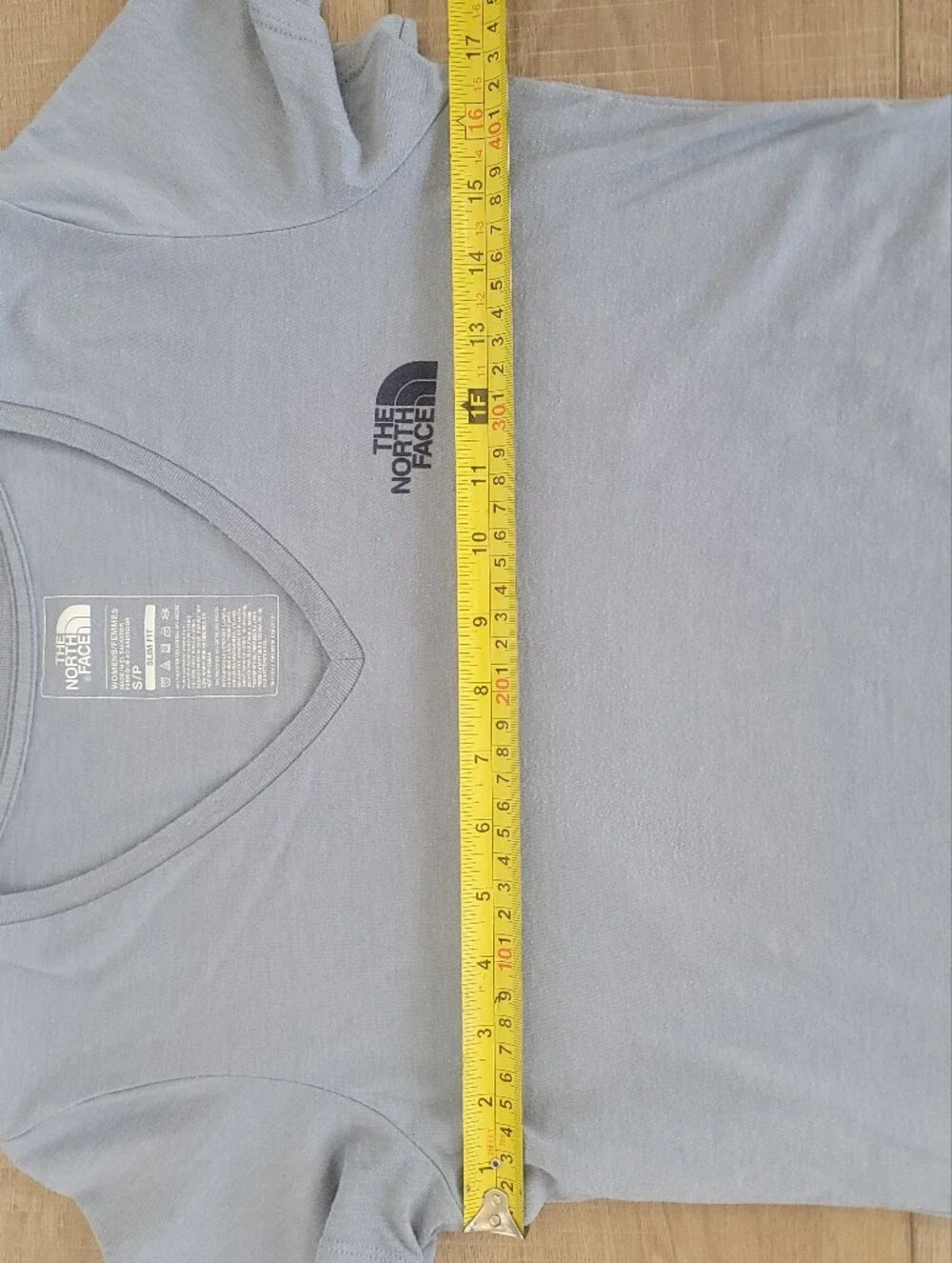 The North Face Bears Graphic V-Neck Tee Tri-Blend Light Blue Women's Size Small - Picture 8 of 11